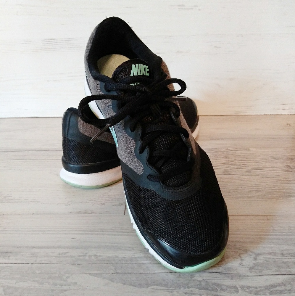 Nike Training Shoes Womens Sz 8.5 Black Gray Teal